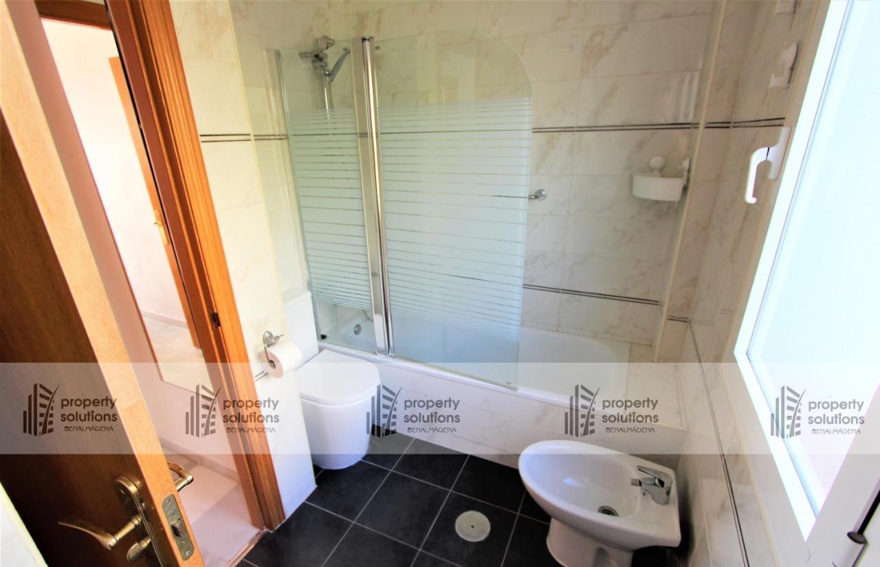 Apartamento Lomas De Mena 6 - ático Con Vistas Al Mar - Piscina- Parking Gratis - Excelente Conexión Wifi Benalmádena