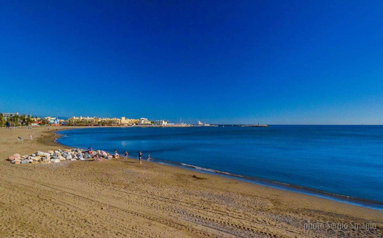 Apartamento Lomas De Mena 6 - ático Con Vistas Al Mar - Piscina- Parking Gratis - Excelente Conexión Wifi Benalmádena