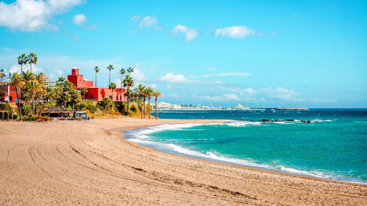 Apartamento Lomas De Mena 6 - ático Con Vistas Al Mar - Piscina- Parking Gratis - Excelente Conexión Wifi Benalmádena
